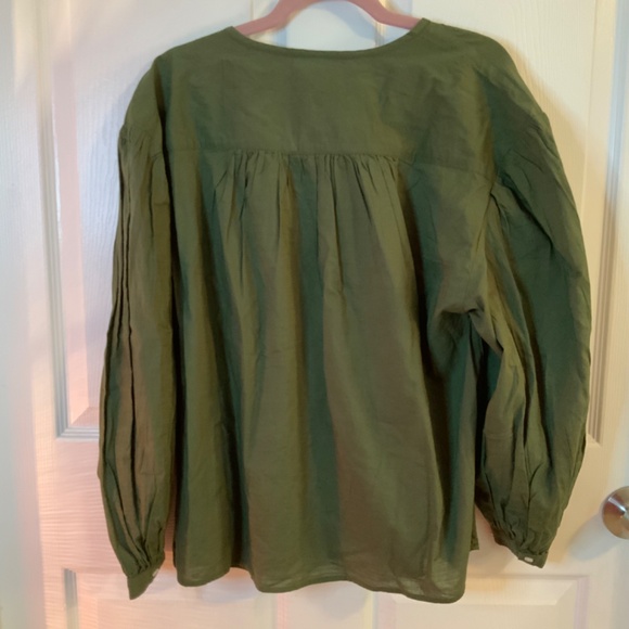 Universal Thread Green Blouse - Picture 4 of 6